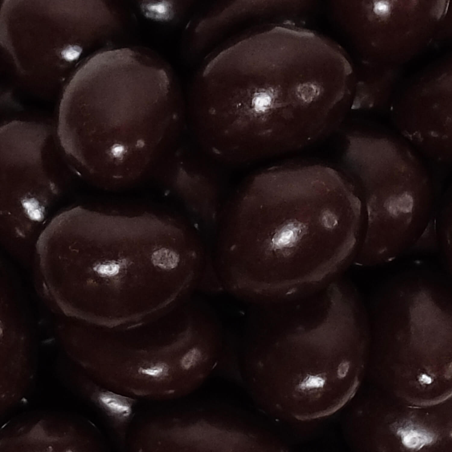 Dark chocolate raspberry almonds 45%