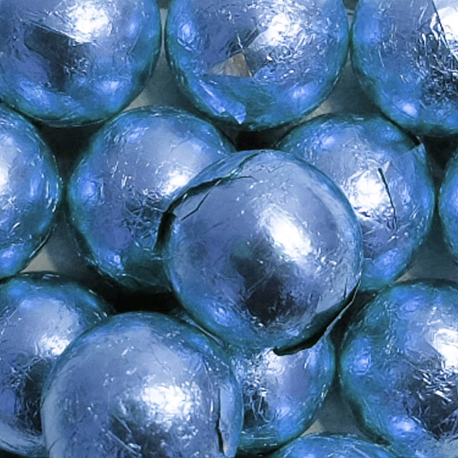Pastel blue milk chocolate balls - 10 kg